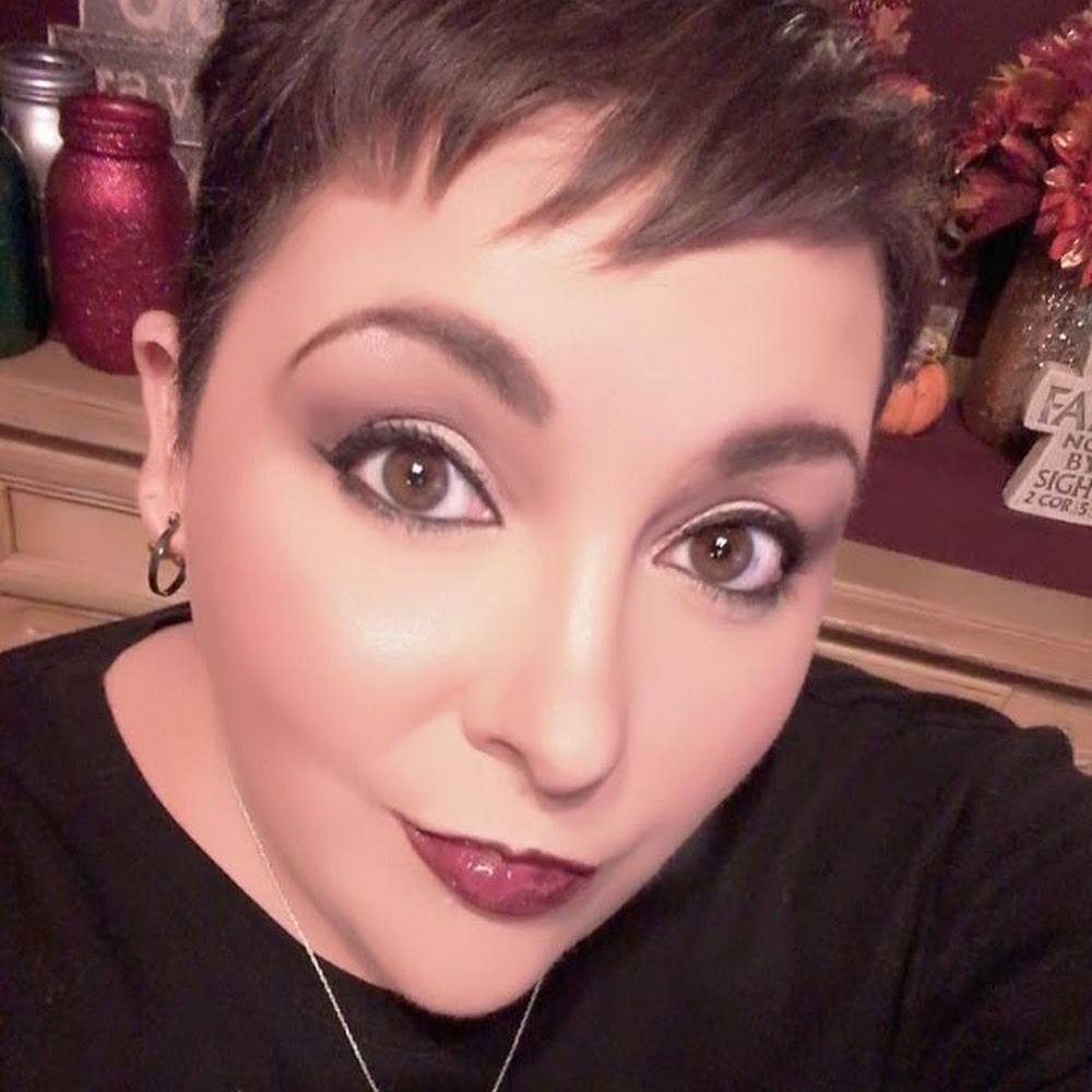 Meet your Posher, Alicia